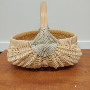 Gathering Buttocks Basket with Weaved Rope Details & Wood Handle About 10 Inches
